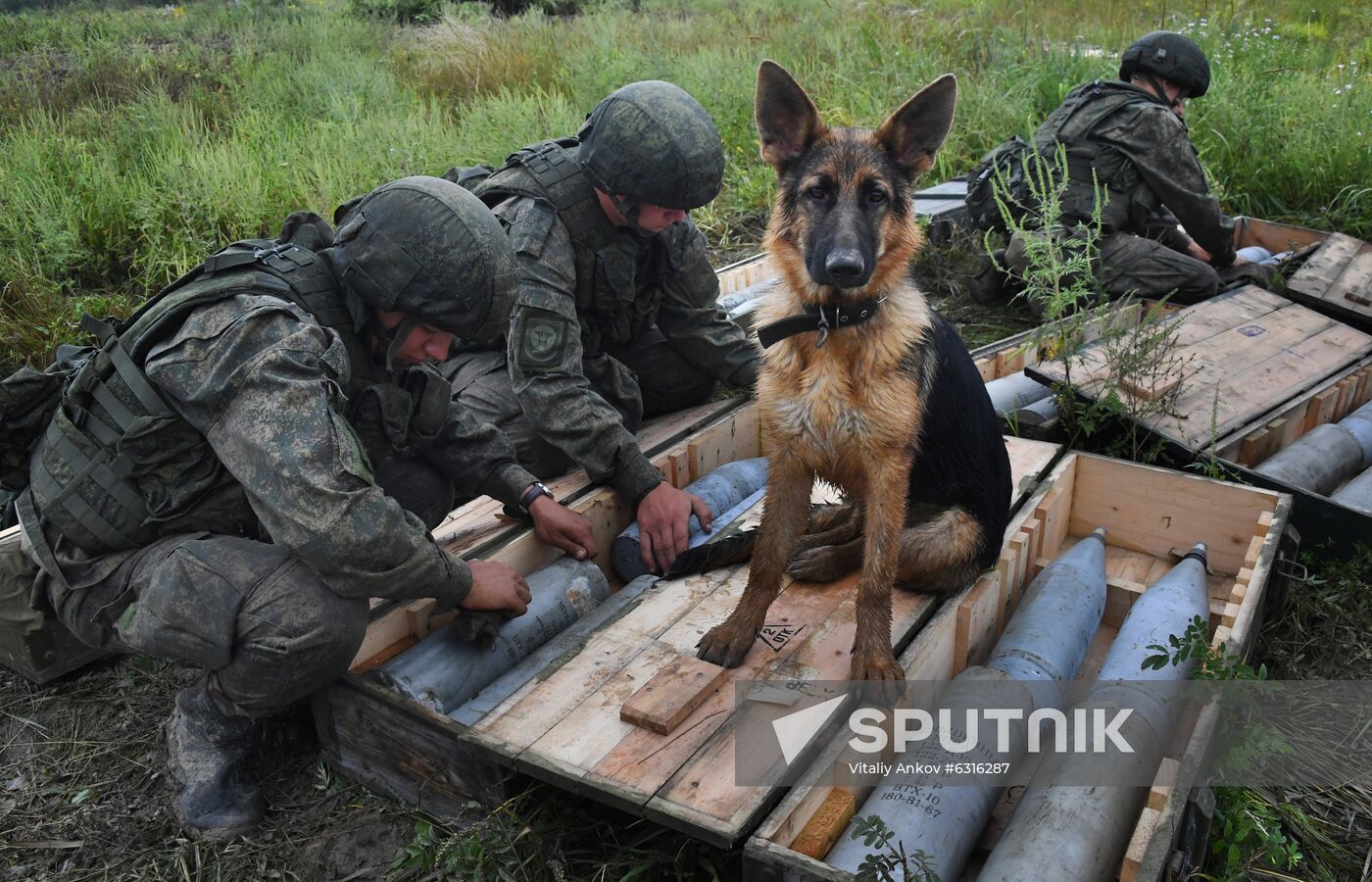 Russia Airborne Troops Artillery Gun Drills