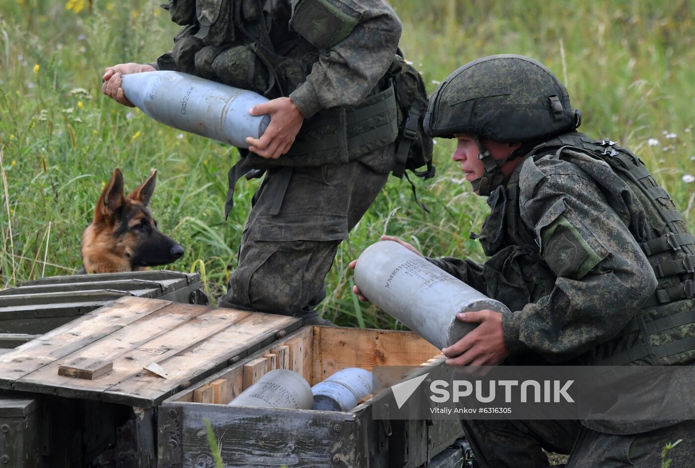 Russia Airborne Troops Artillery Gun Drills