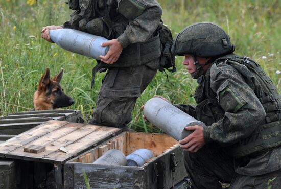 Russia Airborne Troops Artillery Gun Drills