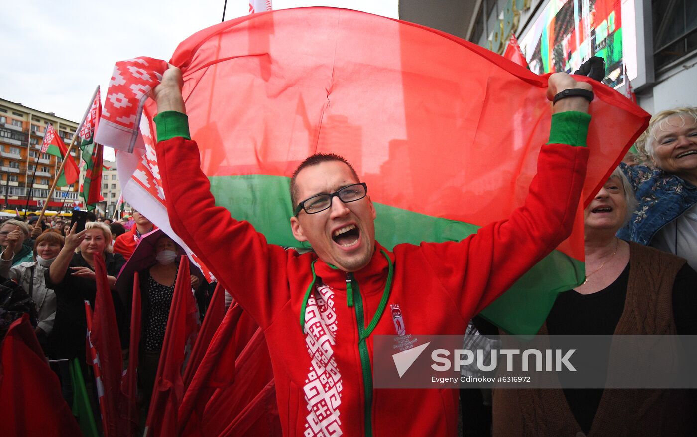 Belarus Lukashenko Supporters Rally