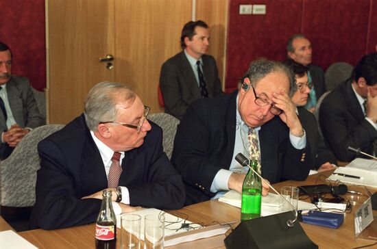Roundtable discussion at RIA Novosti