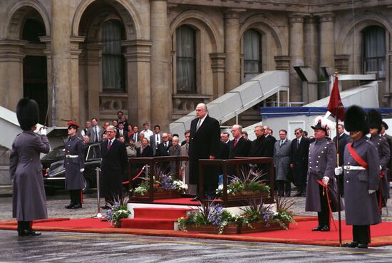 Viktor Chernomyrdin visits UK