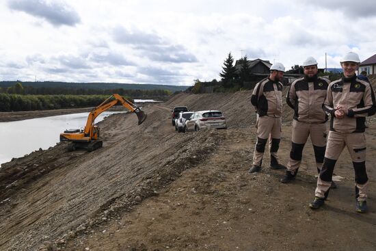 Russia Siberia Floods Restoring