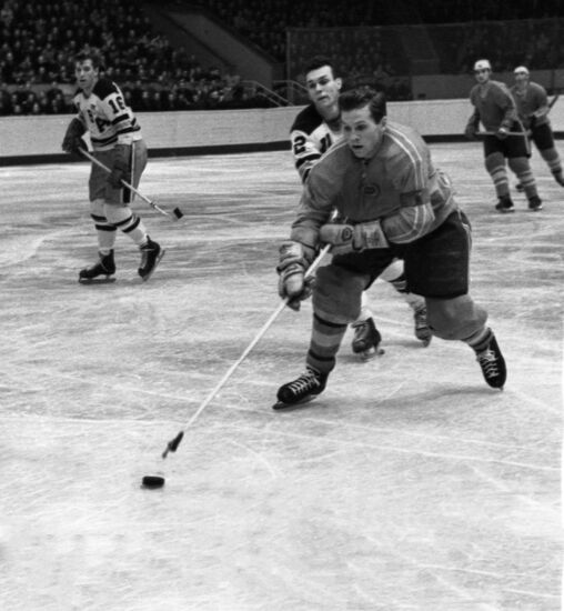 Friendly ice hockey match between Soviet and US national teams