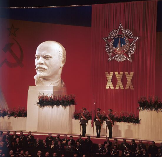Celebrating 30th anniversary of victory in Great Patriotic War