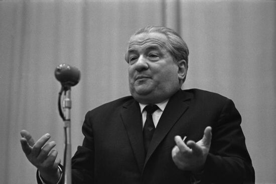 Writer and literary critic Irakly Andronikov