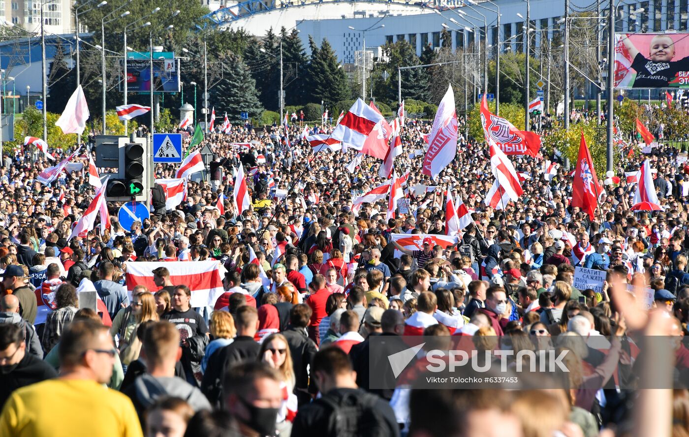 Belarusian opposition supporters march during a rally against presidential election results in Minsk, Belarus.
Location: Belarus, Minsk. Author: Viktor Tolochko/Sputnik. Belarus Presidential Election Protest