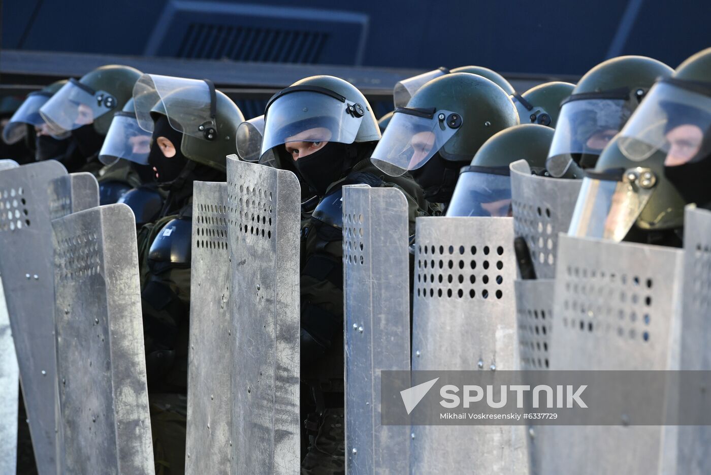Law enforcement officers are seen on the street during an opposition rally to demand the resignation of Belarusian President Alexander Lukashenko more than a month after the disputed presidential election, in Minsk, Belarus.
Location: Belarus, Minsk. Author: Mikhail Voskresenskiy/Sputnik. Belarus Presidential Election Protest