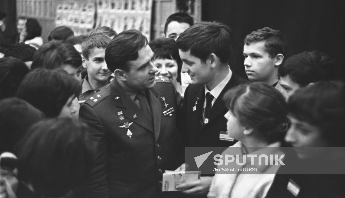 French schoolchildren in Moscow