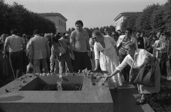 Moscow International Film Festival guests visit Field of Mars in Leningrad