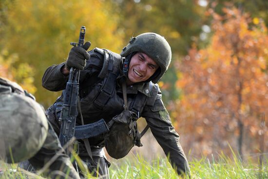 Russia National Guard Maroon Berets Exams
