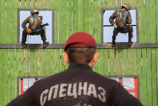 Russia National Guard Maroon Berets Exams