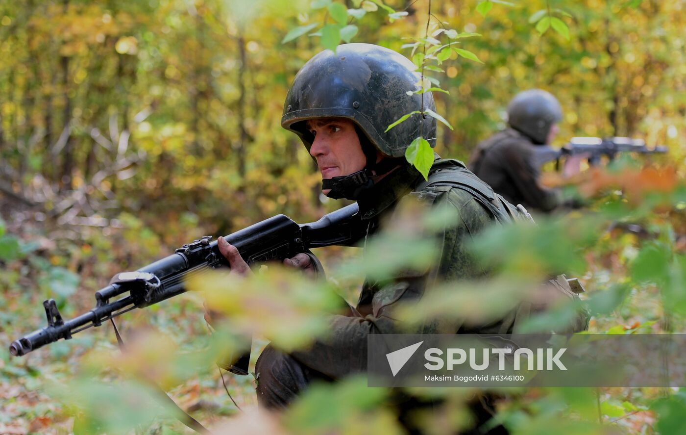 Russia National Guard Maroon Berets Exams