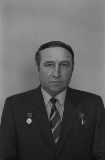 Senior drilling rig operator Alexander Zhukov