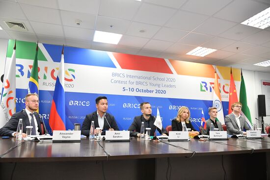 International Research and Educational Program "BRICS School." BRICS Young Scientists (BRICSologists) contest. Day two