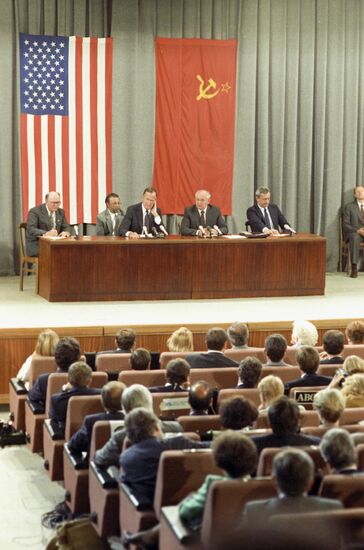 US President George H.W. Bush's official visit to Soviet Union