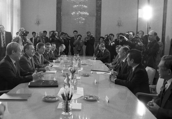 Minister of Foreign Affairs of Thailand Siddhi Savetsila visits USSR