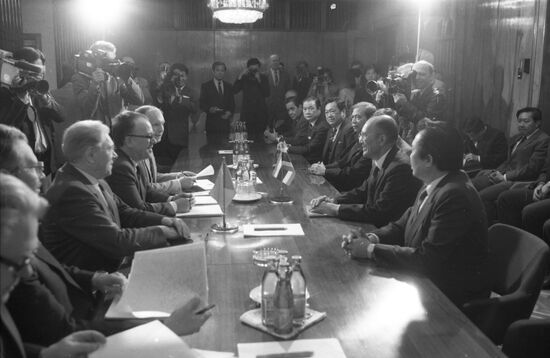 Minister of Foreign Affairs of Thailand Siddhi Savetsila visits USSR