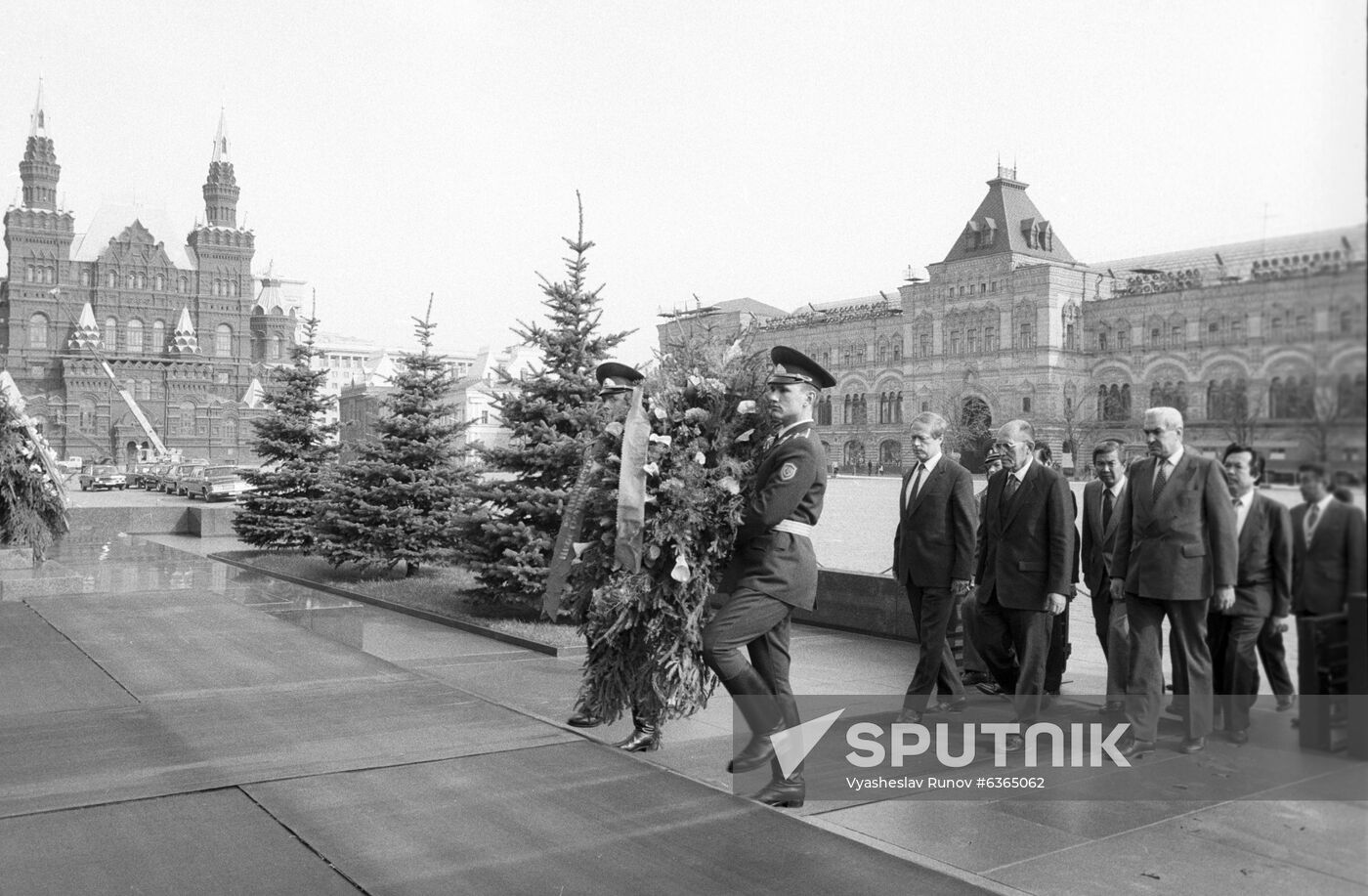 Minister of Foreign Affairs of Thailand Siddhi Savetsila visits USSR