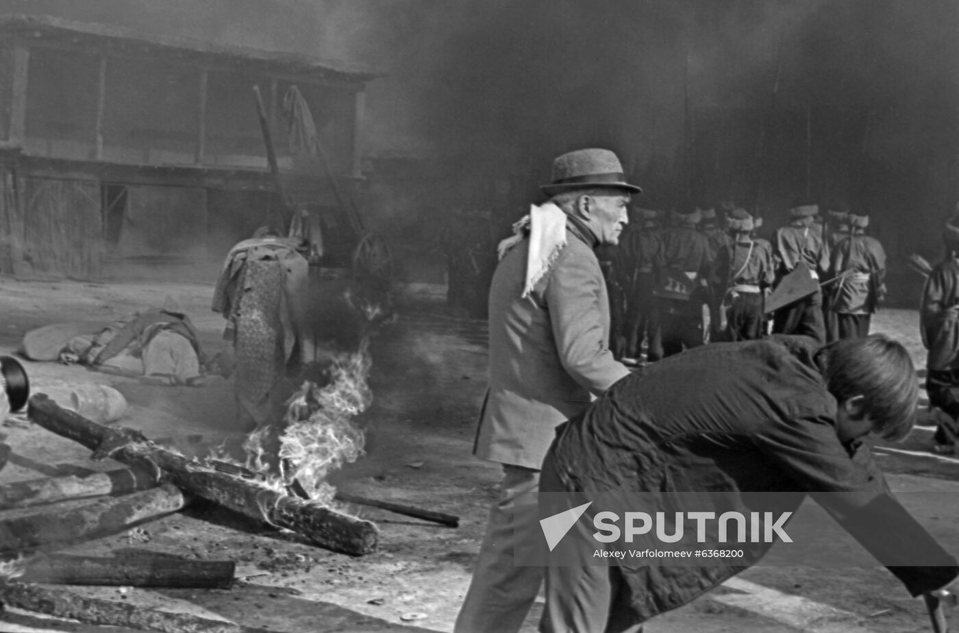 Filming Distant Close Years