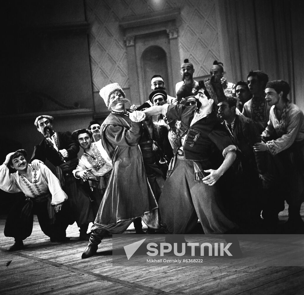 Alexandrov Song And Dance Ensemble of Soviet Army