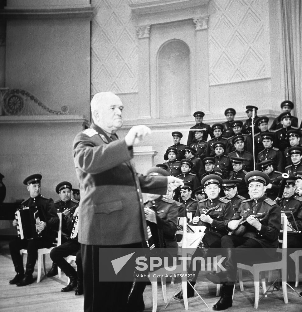 Alexandrov Song And Dance Ensemble of Soviet Army