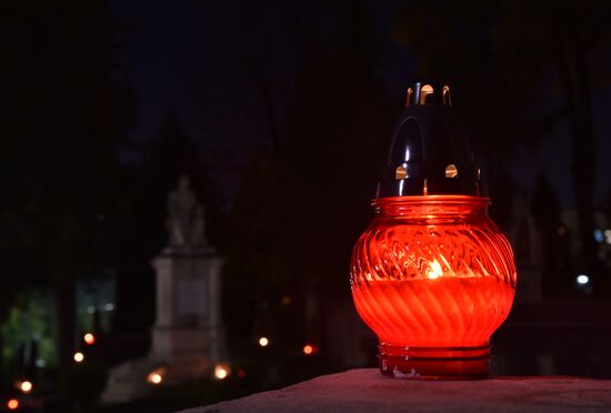 Ukraine All Souls Day 