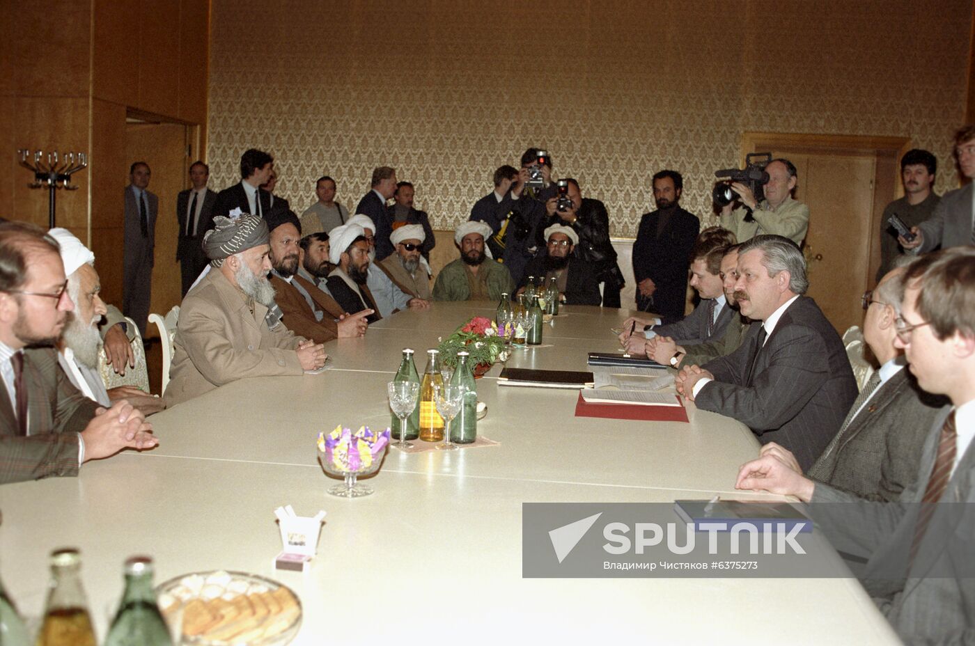Visit by members of Afghanistan's intransigent opposition to USSR