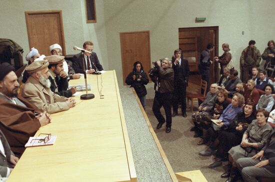 Visit by members of Afghanistan's intransigent opposition to USSR