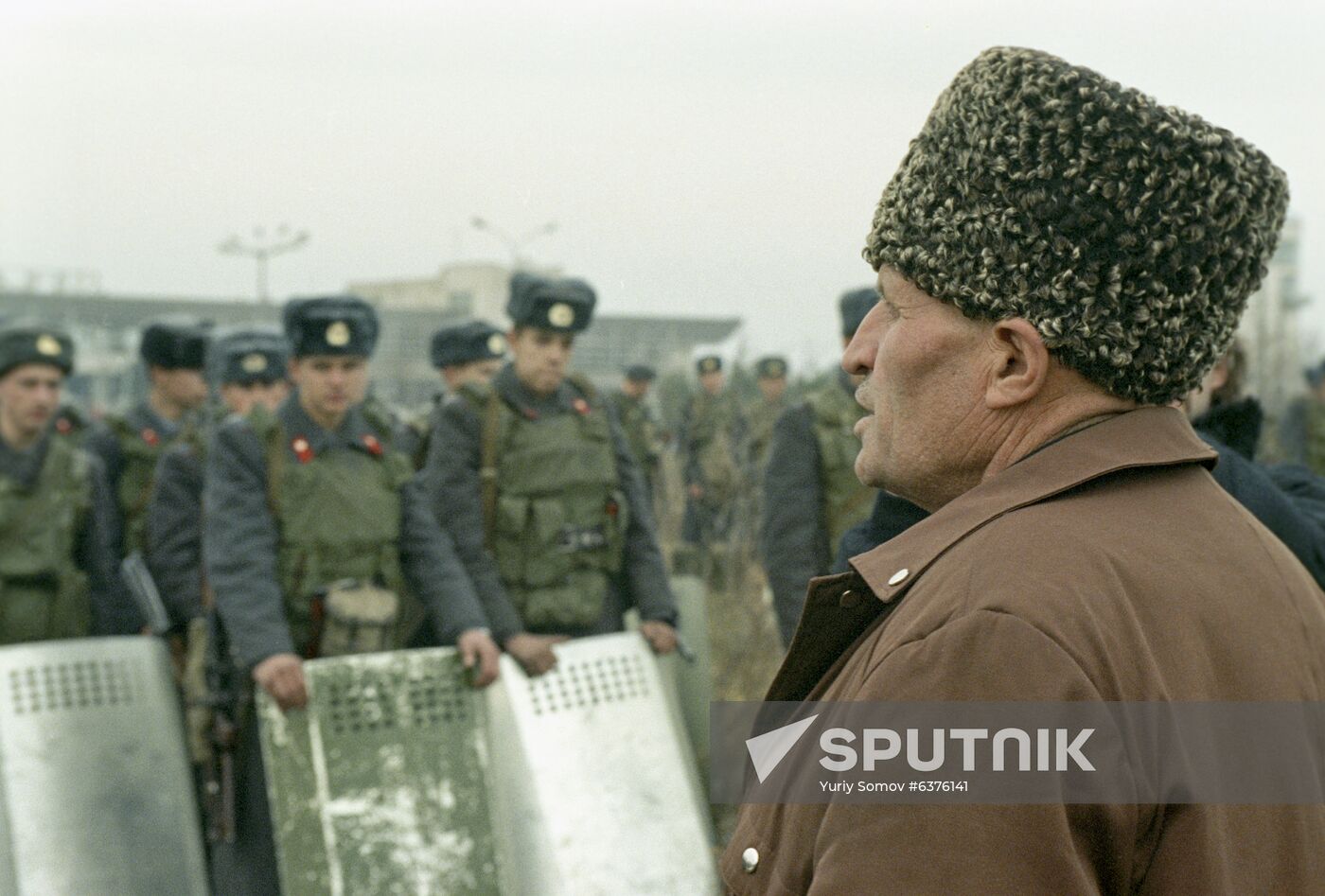 Russian Interior Ministry withdraws its armed forces from Checheno-Ingush Autonomous Soviet Socialist Republic