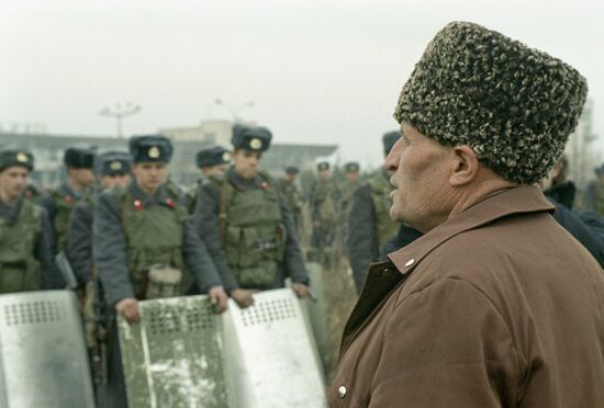 Russian Interior Ministry withdraws its armed forces from Checheno-Ingush Autonomous Soviet Socialist Republic