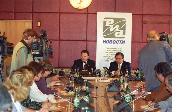 Ivan Rybkin meets with RIA Novosti journalists