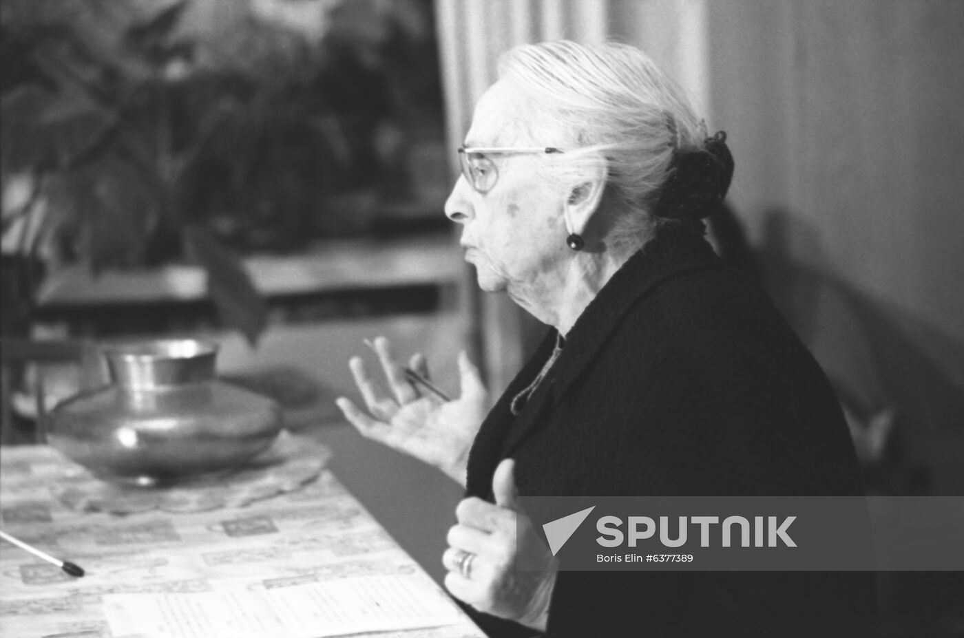 Spanish Communist Party leader Dolores Ibarruri