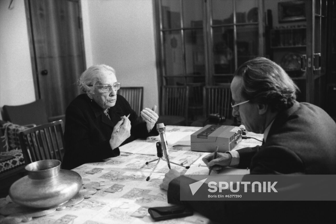 Spanish Communist Party leader Dolores Ibarruri
