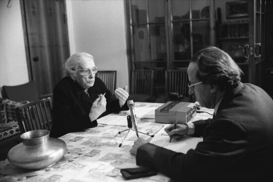 Spanish Communist Party leader Dolores Ibarruri
