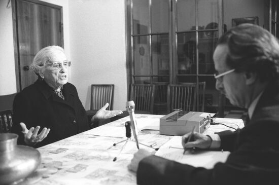Spanish Communist Party leader Dolores Ibarruri