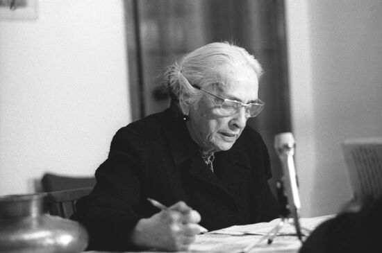 Spanish Communist Party leader Dolores Ibarruri