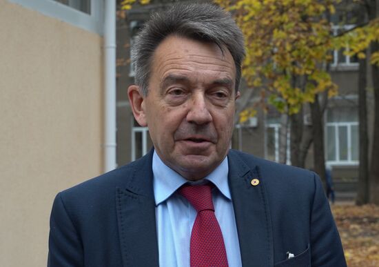 Ukraine DPR LPR Red Cross