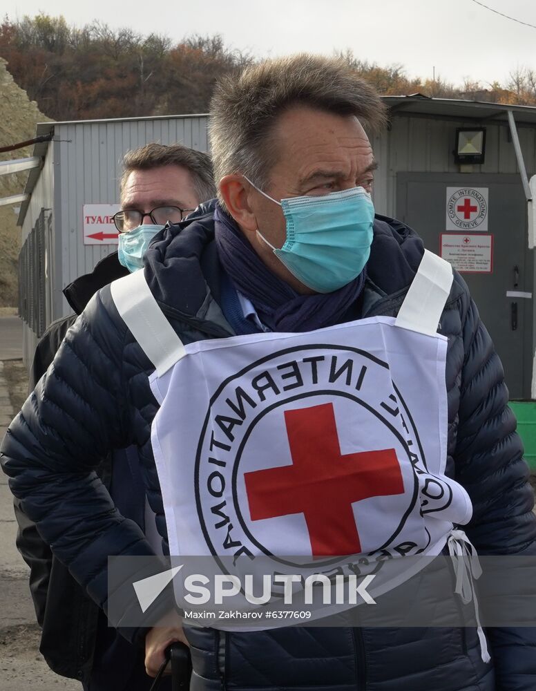 Ukraine DPR LPR Red Cross