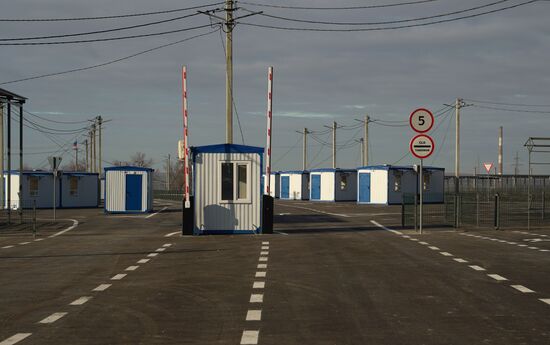 Ukraine LPR Crossing Point