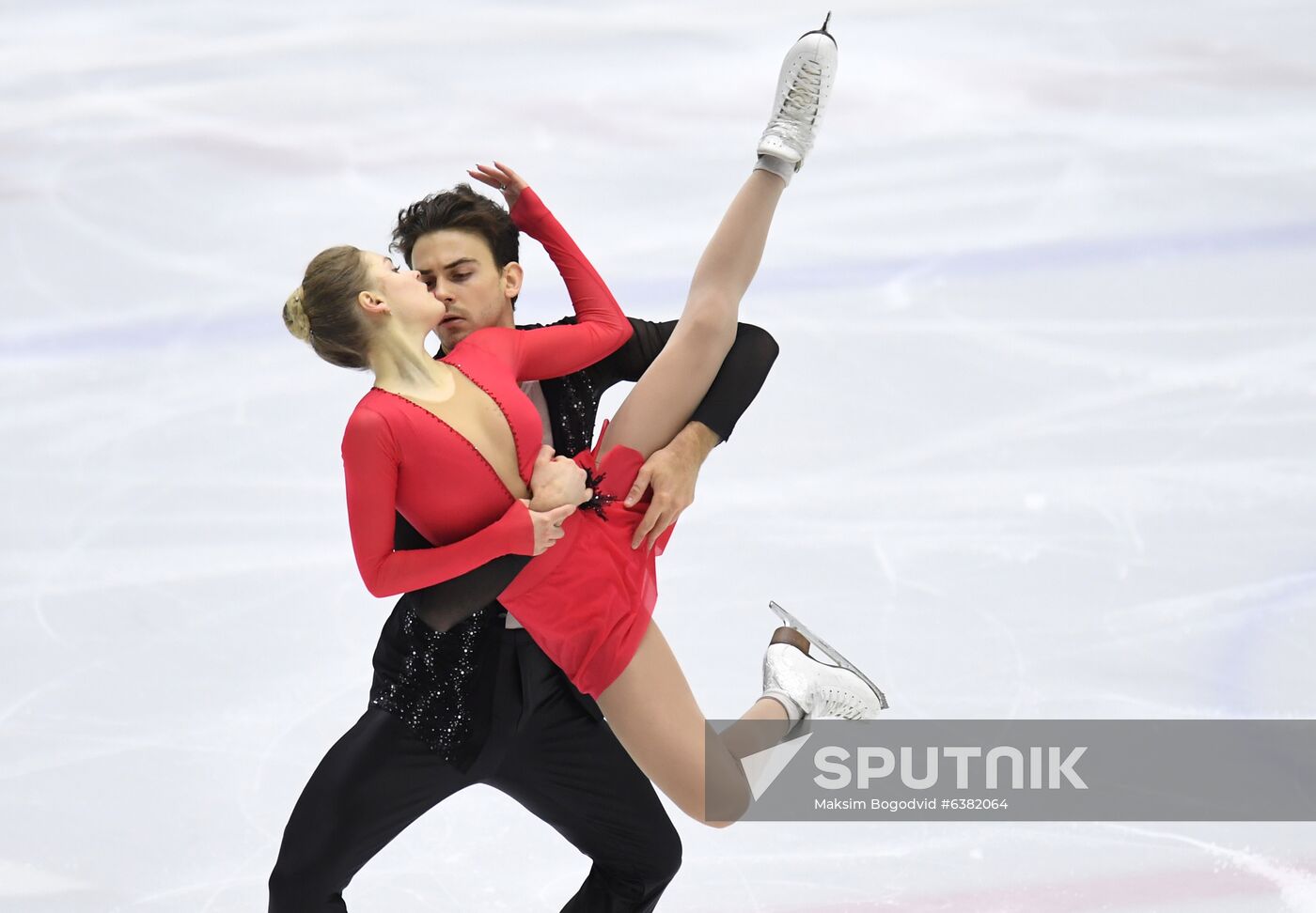 Alina Solovyova and Elisey Ivanov skate their short programme at the Russian Cup Rostelecom figure skating event in Kazan, Russia's Republic of Tatarstan. Location: Russia, Kazan. Author: Maksim Bogodvid/Sputnik. Russia Figure Skating Russian Cup Pairs