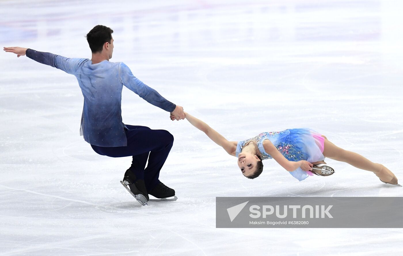 Yasmina Kadyrova and Ivan Balchenko skate their short programme at the Russian Cup Rostelecom figure skating event in Kazan, Russia's Republic of Tatarstan. Location: Russia, Kazan. Author: Maksim Bogodvid/Sputnik. Russia Figure Skating Russian Cup Pairs