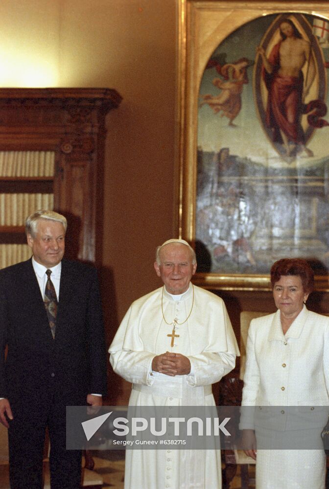 Russian President Boris Yeltsin visits Vatican