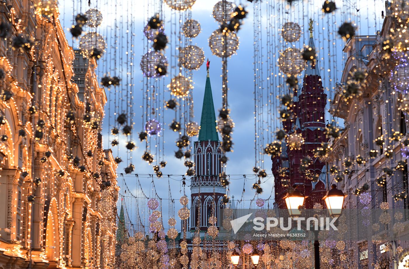 Russia New Year Preparations