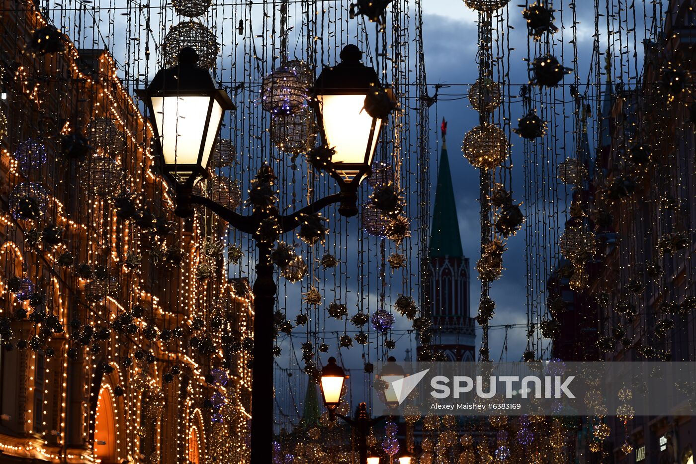 Russia New Year Preparations