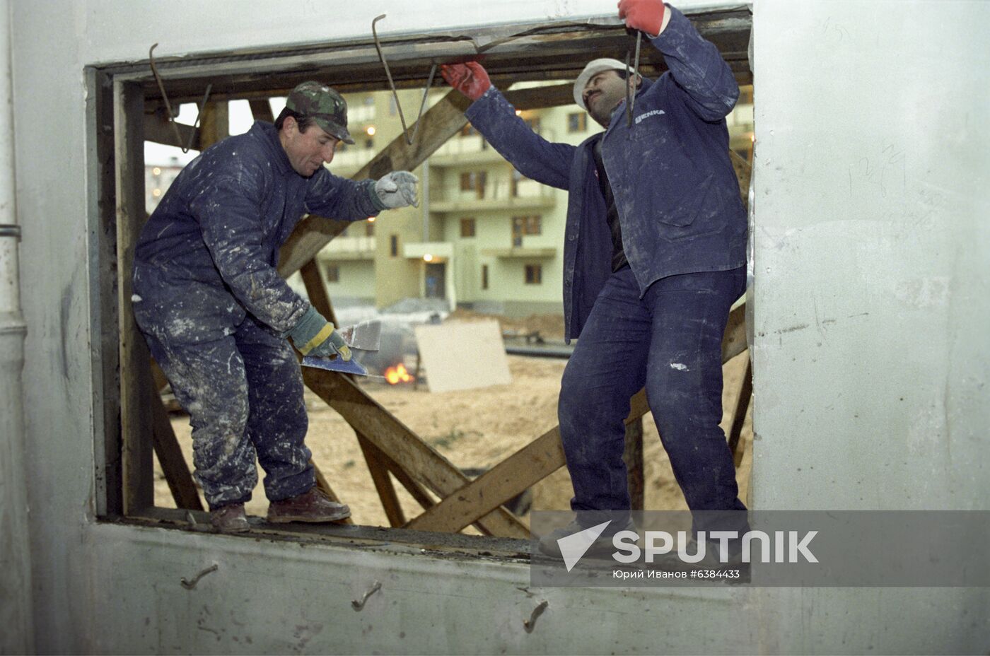 Building homes for Soviet military personnel withdrawn from Germany