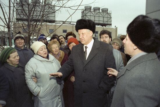 Boris Yeltsin's meeting with Tupolev Design Bureau workers