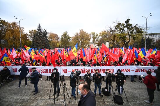 Moldova Dodon Supporters Rally