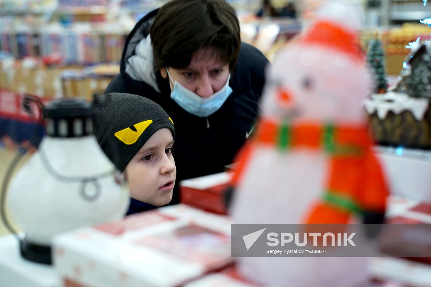 Russia New Year Preparations