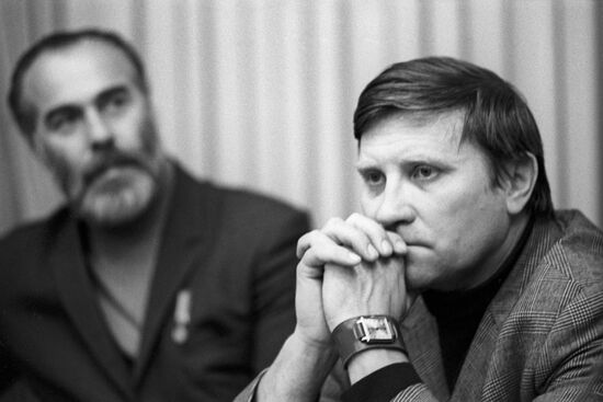 Artist Psyotr Ossovsky and Gely Korzhev